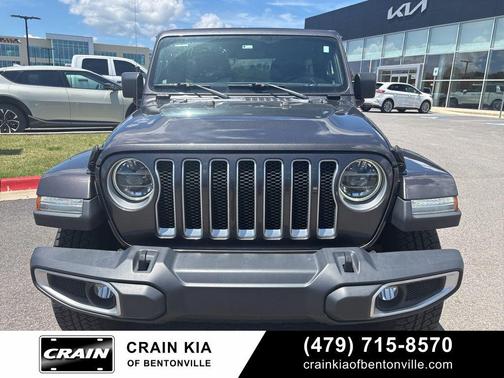 Granite Crystal Metallic Clearcoat 2020 Jeep Wrangler Unlimited Sahara
