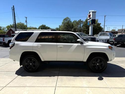 2022 Toyota 4Runner SR5