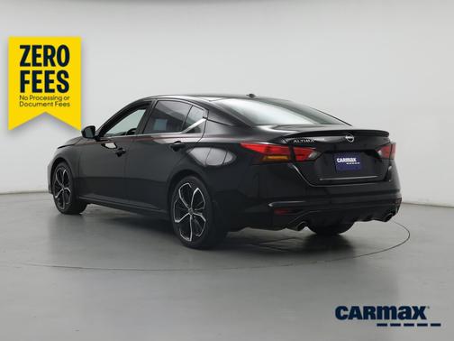 Black 2024 Nissan Altima SR