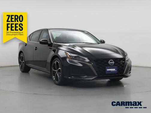 Black 2024 Nissan Altima SR