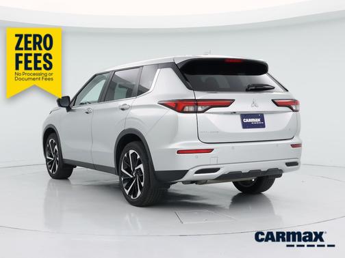 Silver 2023 Mitsubishi Outlander SE