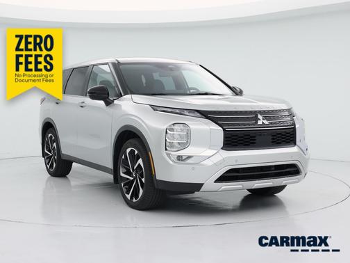 Silver 2023 Mitsubishi Outlander SE