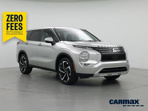 Silver 2024 Mitsubishi Outlander SE
