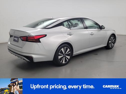 Gray 2019 Nissan Altima SL