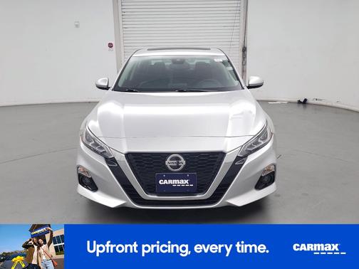Gray 2019 Nissan Altima SL