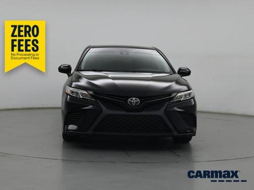 Black 2019 Toyota Camry SE