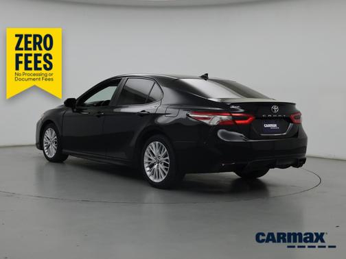 Black 2019 Toyota Camry SE