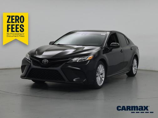 Black 2019 Toyota Camry SE
