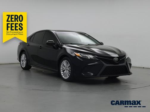 Black 2019 Toyota Camry SE
