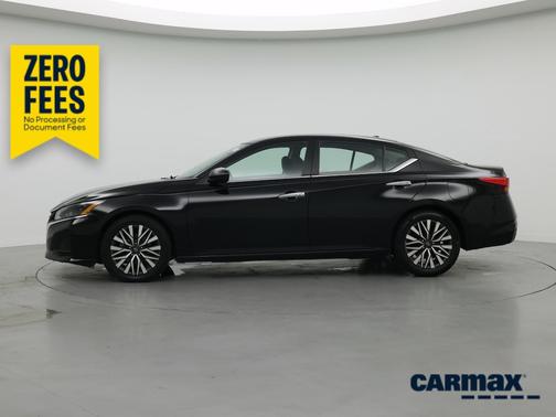 Black 2024 Nissan Altima SV