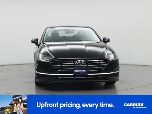 Black 2023 Hyundai SONATA SE