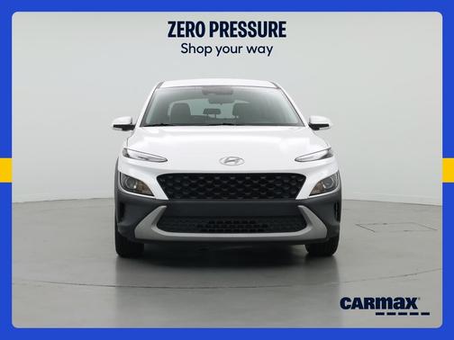 White 2023 Hyundai KONA SE