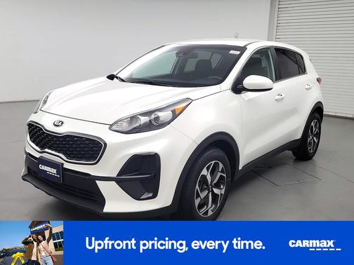 White 2022 Kia Sportage LX