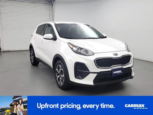 White 2022 Kia Sportage LX
