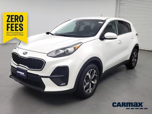 White 2022 Kia Sportage LX