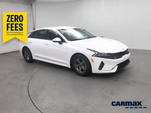 White 2022 Kia K5 LXS