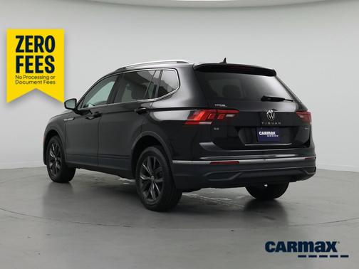 Black 2022 Volkswagen Tiguan SE
