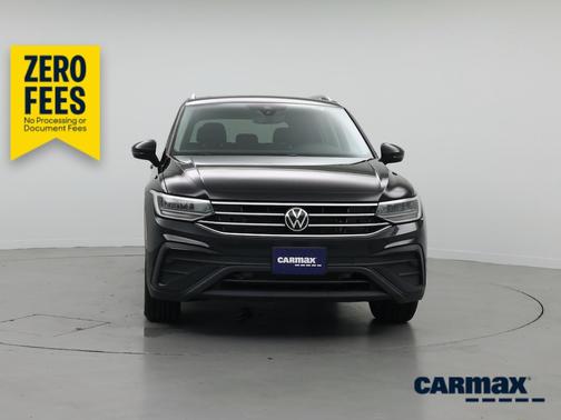 Black 2022 Volkswagen Tiguan SE