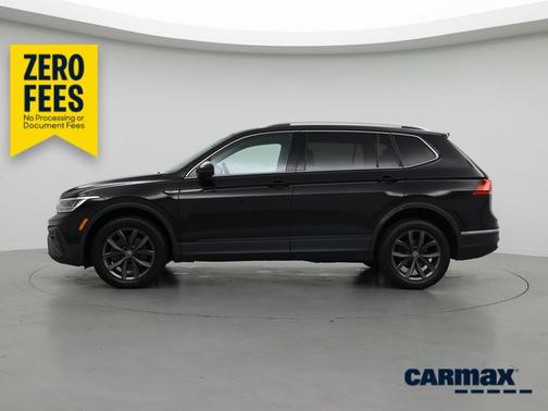 Black 2022 Volkswagen Tiguan SE