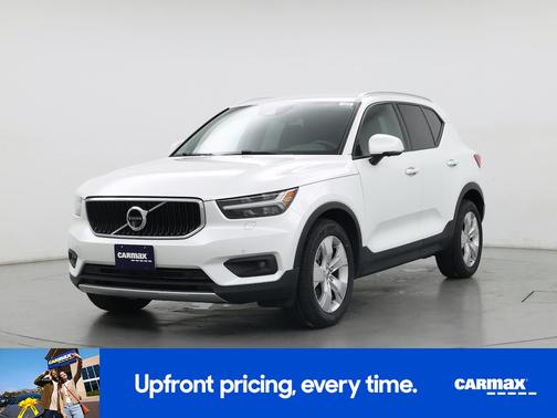 2021 Volvo XC40 T5 Momentum