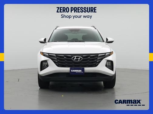 White 2024 Hyundai TUCSON SEL