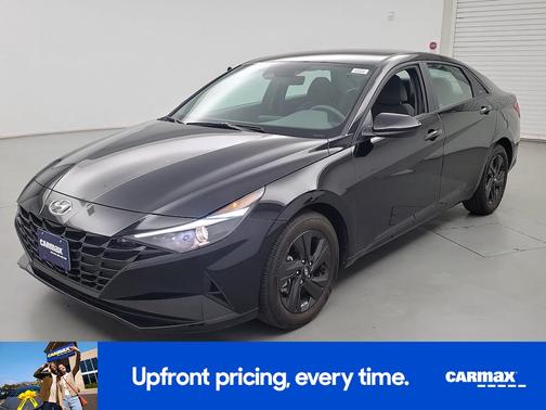 Black 2023 Hyundai ELANTRA SEL