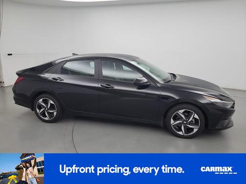 Black 2023 Hyundai ELANTRA SEL