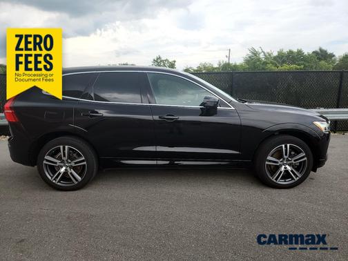 Black 2020 Volvo XC60 T6 Momentum