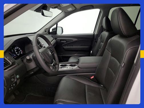 White 2025 Honda Ridgeline RTL