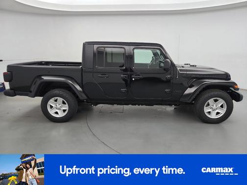 Black 2022 Jeep Gladiator Sport