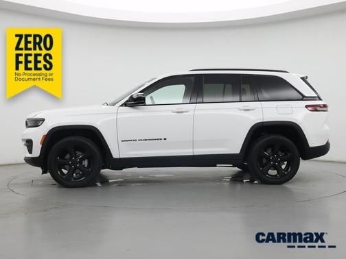 White 2023 Jeep Grand Cherokee Altitude