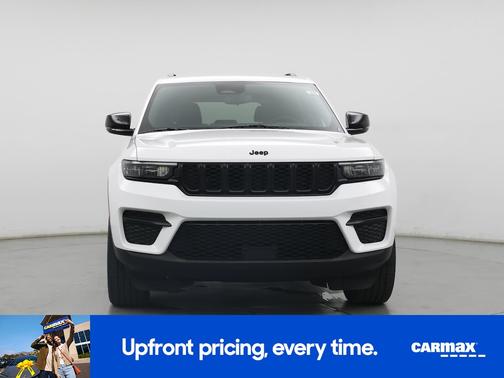 White 2023 Jeep Grand Cherokee Altitude