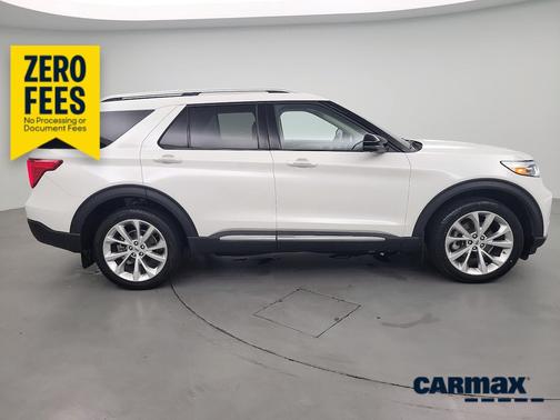 White 2023 Ford Explorer Platinum