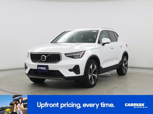 2023 Volvo XC40 B5 Plus Bright Theme