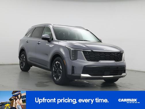 Gray 2024 Kia Sorento S