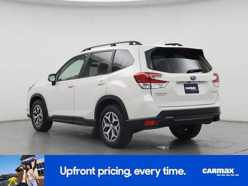 White 2022 Subaru Forester Premium