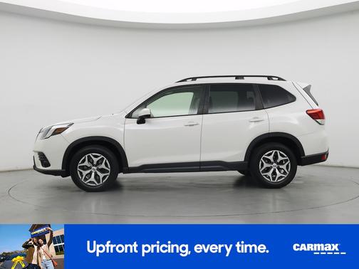 White 2022 Subaru Forester Premium