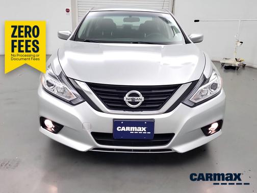 Gray 2018 Nissan Altima SV