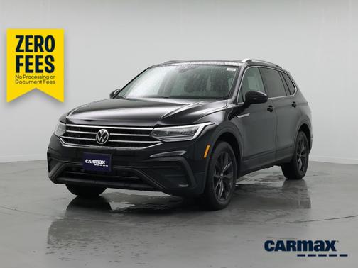 Black 2023 Volkswagen Tiguan SE