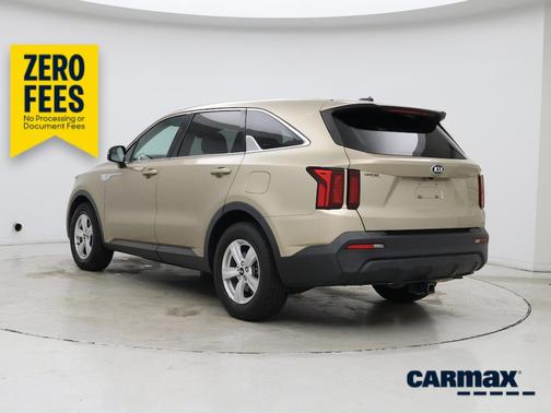 Gold 2021 Kia Sorento LX