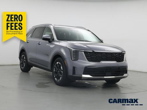 Gray 2024 Kia Sorento S