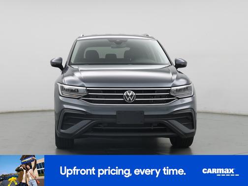 Gray 2022 Volkswagen Tiguan SE