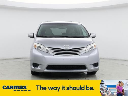 2017 Toyota Sienna LE