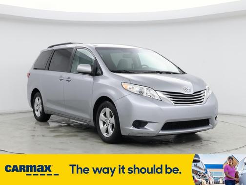 2017 Toyota Sienna LE