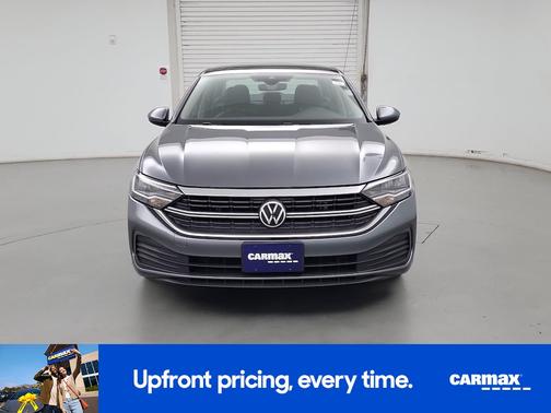 Gray 2024 Volkswagen Jetta SE