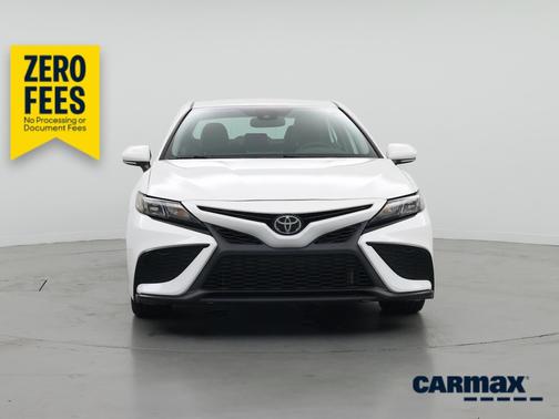 White 2023 Toyota Camry SE