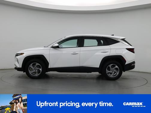 White 2023 Hyundai TUCSON SE