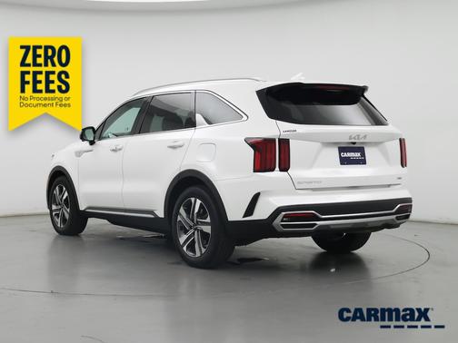 White 2023 Kia Sorento Hybrid SX Prestige