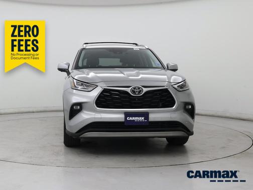 Silver 2023 Toyota Highlander Platinum