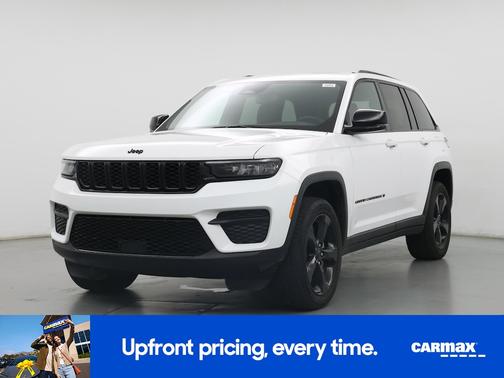 White 2023 Jeep Grand Cherokee Altitude